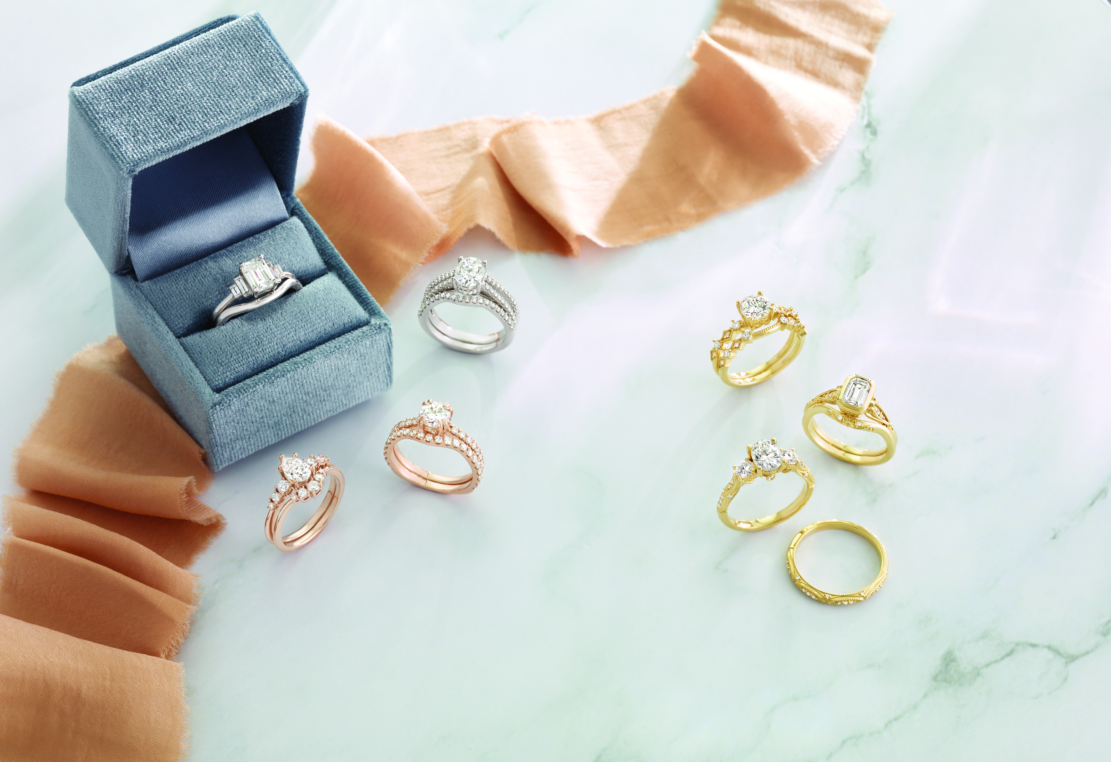 The Advantages of Buying Engagement Rings Online: A Detailed Comparison with Retail Stores